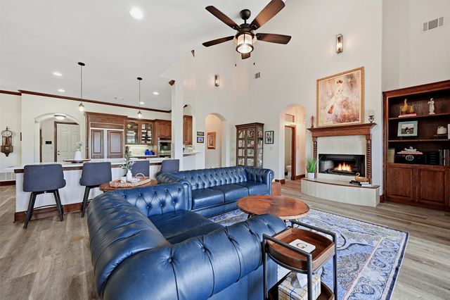 1211 Kiowa Drive W, Lake Kiowa, TX 76240