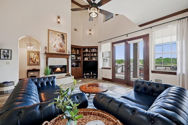 1211 Kiowa Drive W, Lake Kiowa, TX 76240