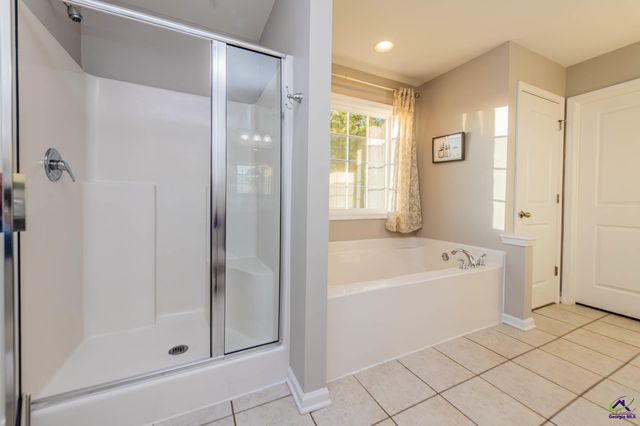 404 Rolling Acres Drive, Kathleen, GA 31047