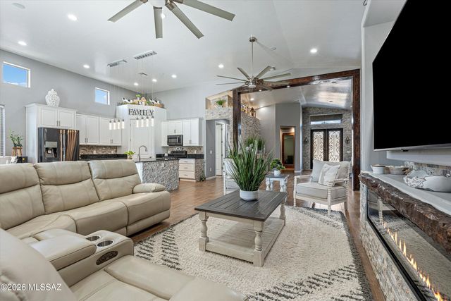 834 S Deer Meadow Loop, Tucson, AZ 85745