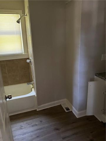 8732 E 73rd Terrace, Raytown, MO 64133