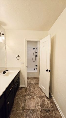 4017 Eaton Place, Edmond, OK 73034