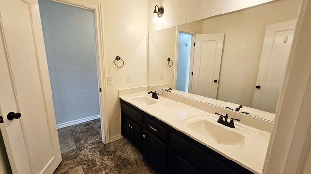 4017 Eaton Place, Edmond, OK 73034
