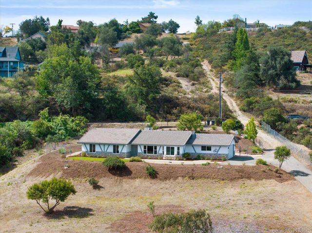 30552 Callejo Feliz Terrace, Valley Center, CA 92082