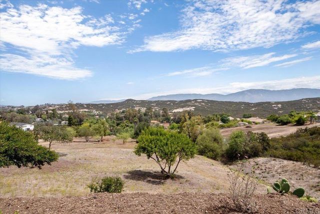 30552 Callejo Feliz Terrace, Valley Center, CA 92082
