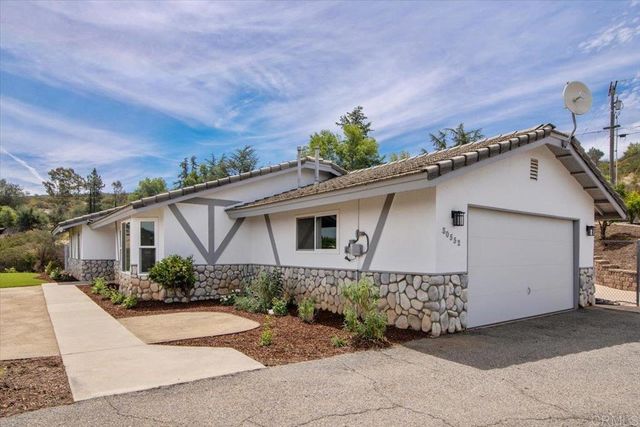 30552 Callejo Feliz Terrace, Valley Center, CA 92082