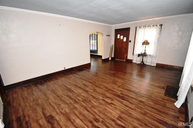 1210 S Columbia Street, Frankfort, IN 46041