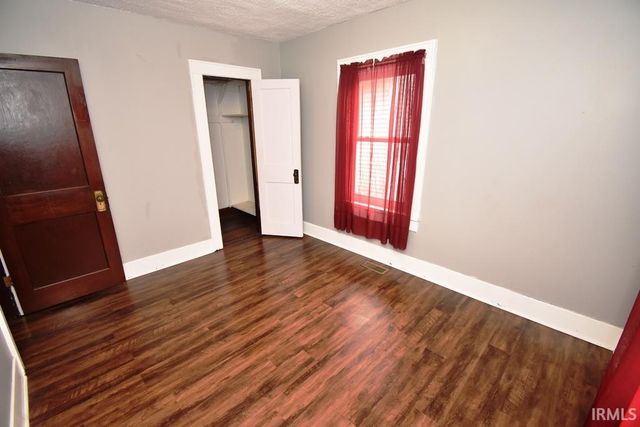 1210 S Columbia Street, Frankfort, IN 46041