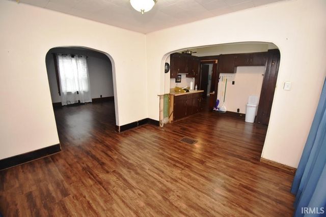 1210 S Columbia Street, Frankfort, IN 46041