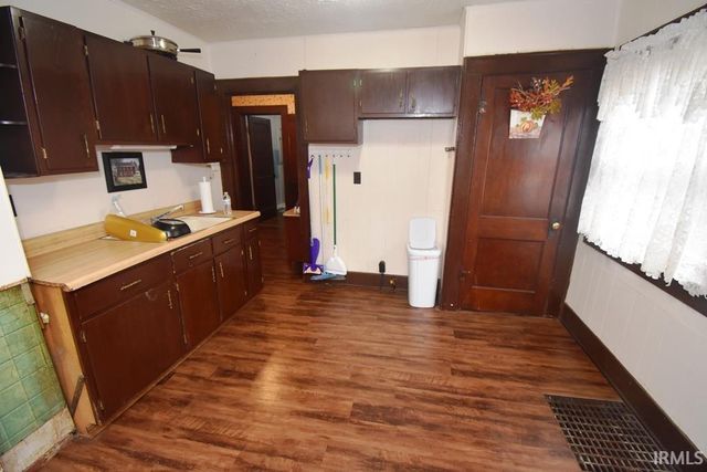 1210 S Columbia Street, Frankfort, IN 46041