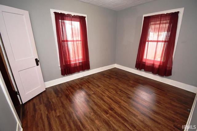 1210 S Columbia Street, Frankfort, IN 46041