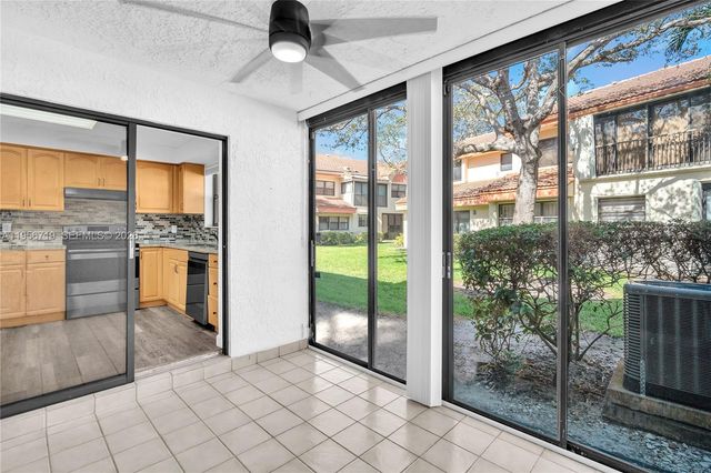 3405 Emerald Oaks Dr 207, Hollywood, FL 33021