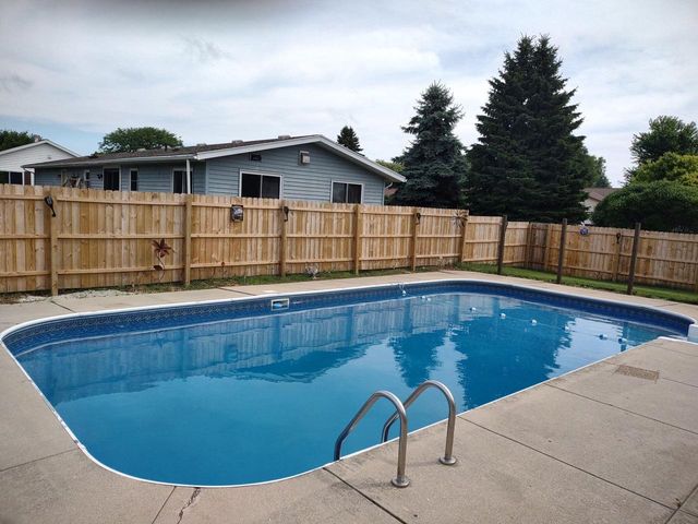 200 Main STREET, Belgium, WI 53004