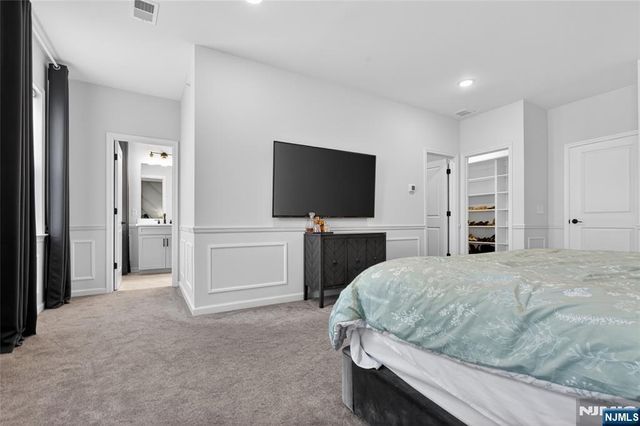 29 Arnold Drive, Wood Ridge, NJ 07075