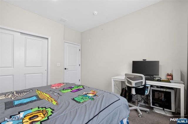 29 Arnold Drive, Wood Ridge, NJ 07075