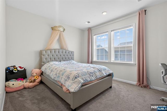 29 Arnold Drive, Wood Ridge, NJ 07075