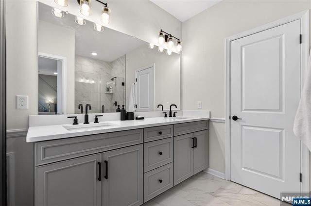 29 Arnold Drive, Wood Ridge, NJ 07075