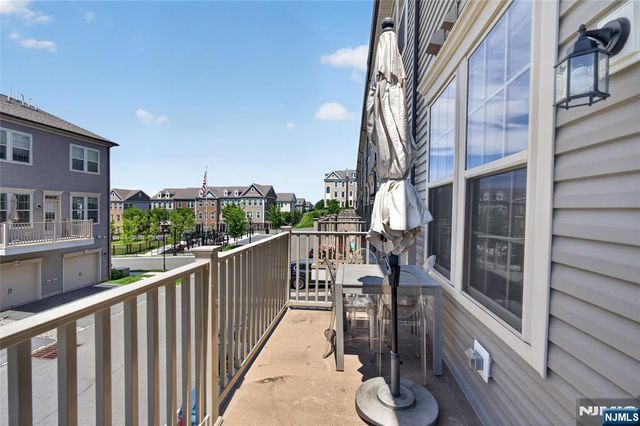 29 Arnold Drive, Wood Ridge, NJ 07075