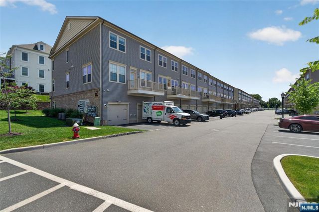 29 Arnold Drive, Wood Ridge, NJ 07075