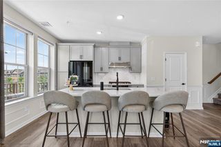 29 Arnold Drive, Wood Ridge, NJ 07075