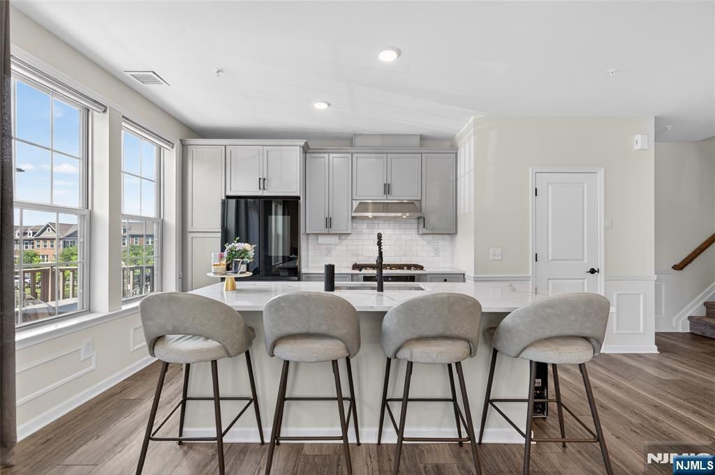 29 Arnold Drive, Wood Ridge, NJ 07075
