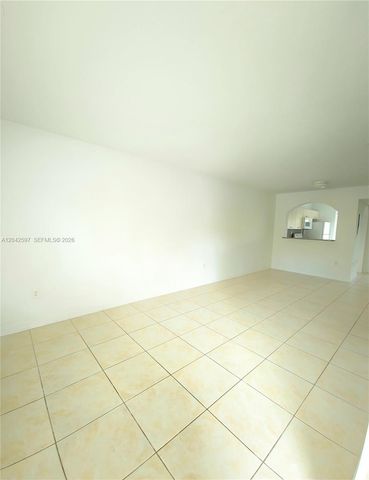 940 NE 33rd Terrace 102, Homestead, FL 33033