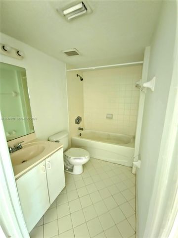 940 NE 33rd Terrace 102, Homestead, FL 33033