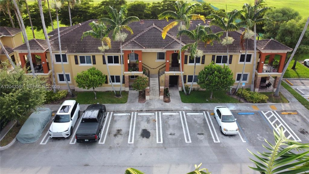 940 NE 33rd Terrace 102, Homestead, FL 33033