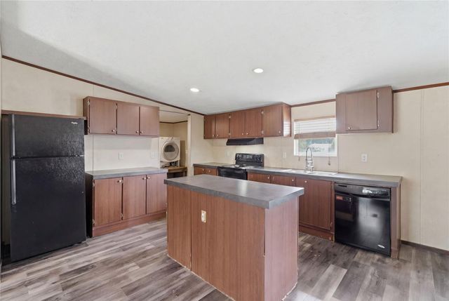 18492 Parker Road, Cleveland, TX 77328