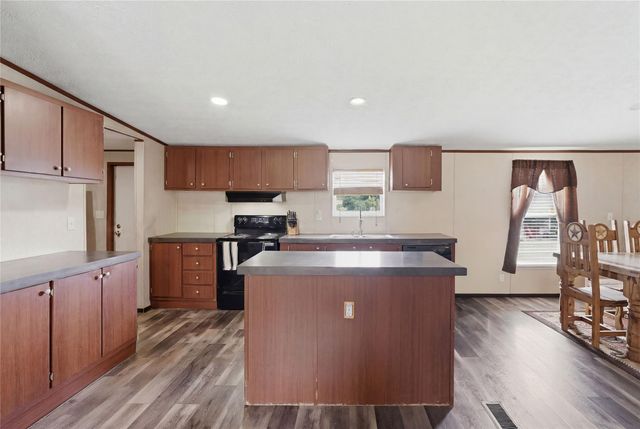 18492 Parker Road, Cleveland, TX 77328
