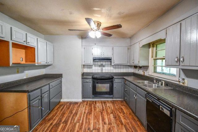 35 Robinson Drive, Carrollton, GA 30117