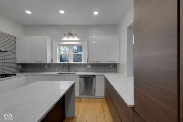 11178 Ditch Road, Carmel, IN 46032