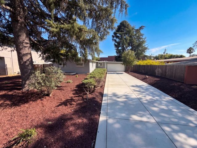 4224 Boone Ln, Sacramento, CA 95821