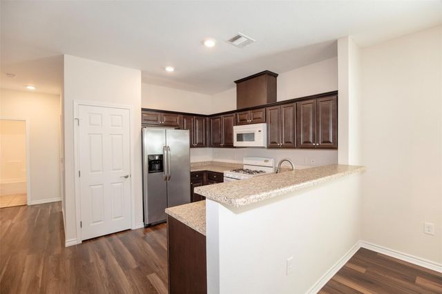 1125 Lake Road, La Marque, TX 77568