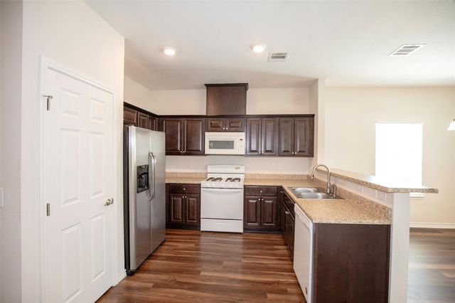1125 Lake Road, La Marque, TX 77568