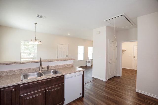 1125 Lake Road, La Marque, TX 77568