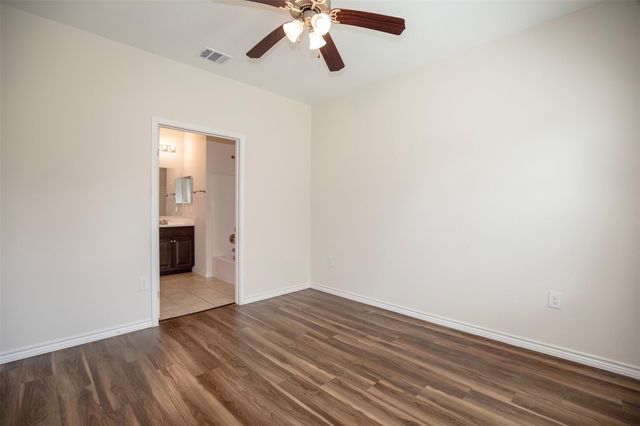 1125 Lake Road, La Marque, TX 77568