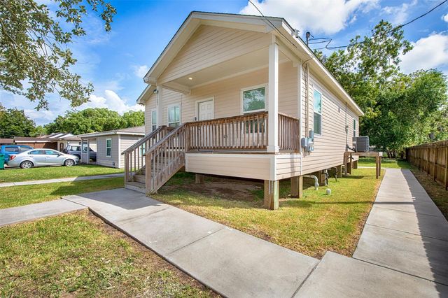1125 Lake Road, La Marque, TX 77568