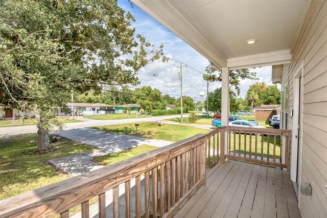 1125 Lake Road, La Marque, TX 77568