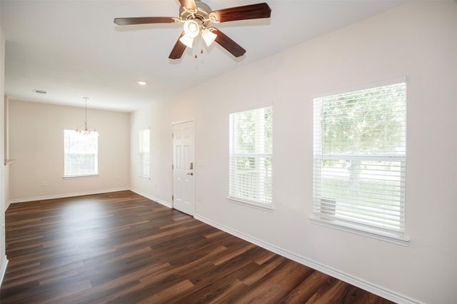 1125 Lake Road, La Marque, TX 77568