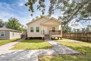 1125 Lake Road, La Marque, TX 77568