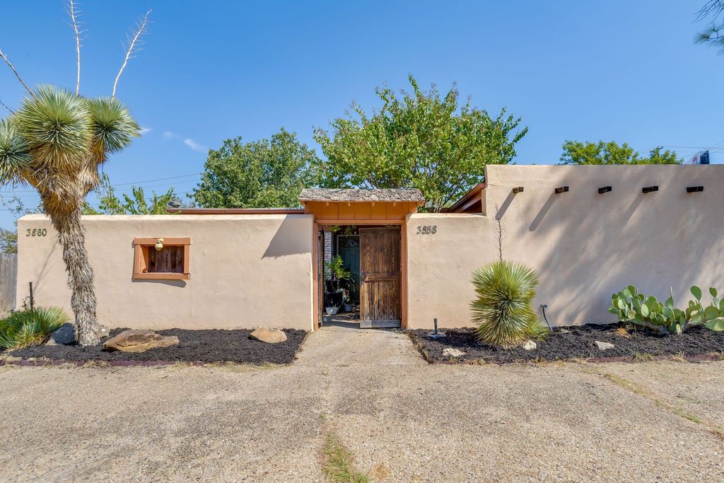 3858 Wonder Court, Fort Worth, TX 76133 — exterior