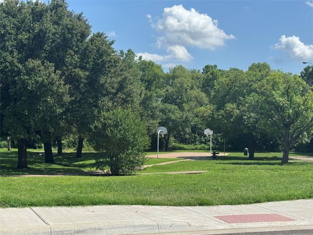 2447 E Pentagon Parkway, Dallas, TX 75241