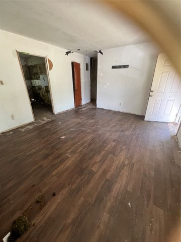 2447 E Pentagon Parkway, Dallas, TX 75241