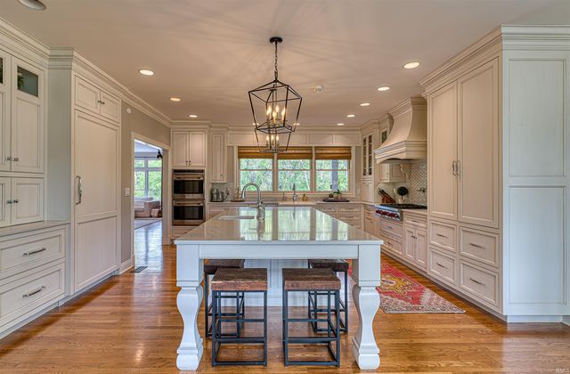 5800 Temper Trail Court, Evansville, IN 47720