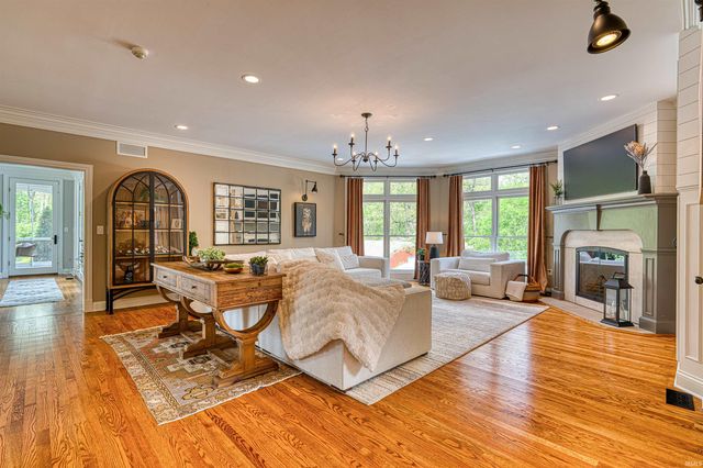 5800 Temper Trail Court, Evansville, IN 47720