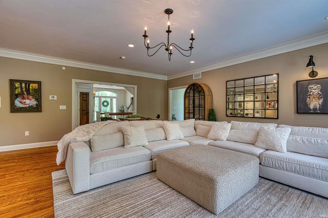 5800 Temper Trail Court, Evansville, IN 47720