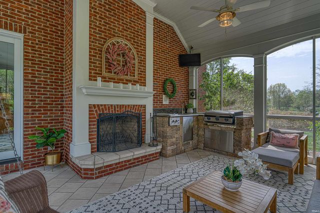5800 Temper Trail Court, Evansville, IN 47720