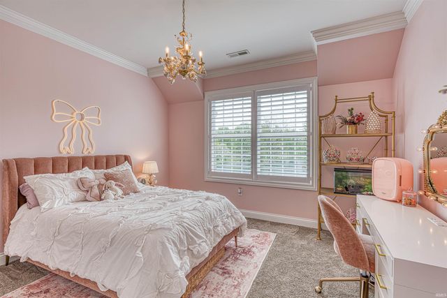 5800 Temper Trail Court, Evansville, IN 47720