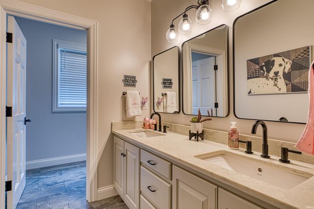 5800 Temper Trail Court, Evansville, IN 47720